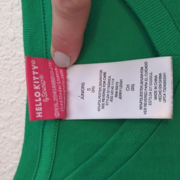 Hello Kitty St. Patrick's Day By Sanrio Junior's S (3/5) Short Sleeve Top VNeck - Picture 4 of 4